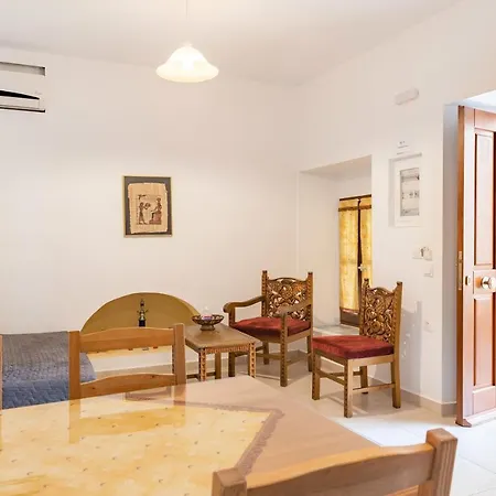 Kantirimi House - A1 Апартаменты Сими