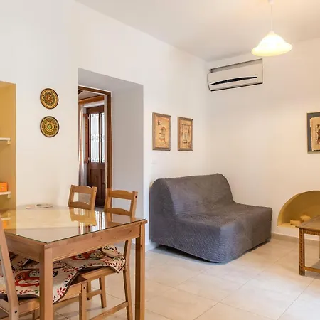 Апартаменты Kantirimi House - A1 *